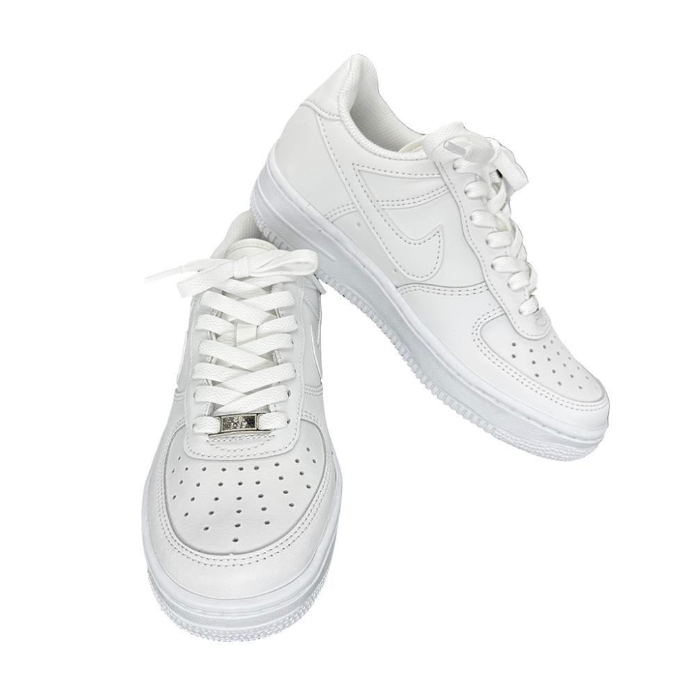shoes white color image-S1L5